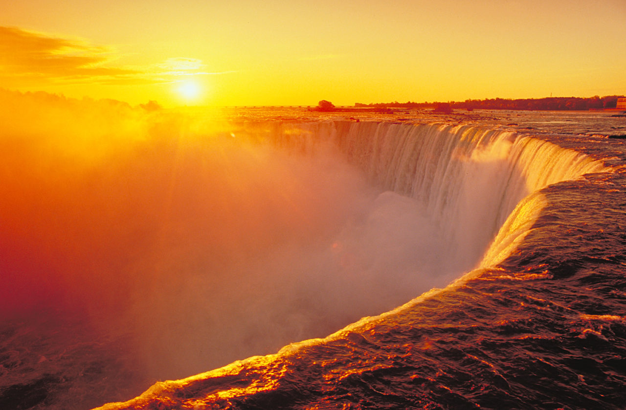 Niagara-Falls-Sunset1.jpg