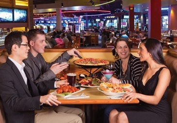 Clifton Hill offers the best selection of restaurants, walking distance to the Falls!
