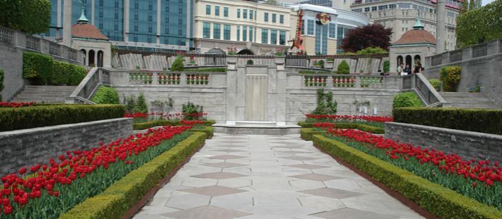 Oakes Garden Theatre. This spectacular garden is the entranceway to Queen 