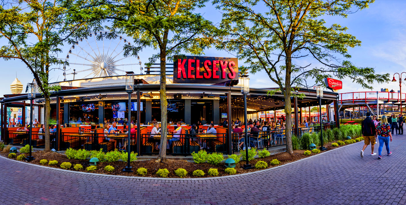 Kelsey's Clifton Hill Patio at Dusk