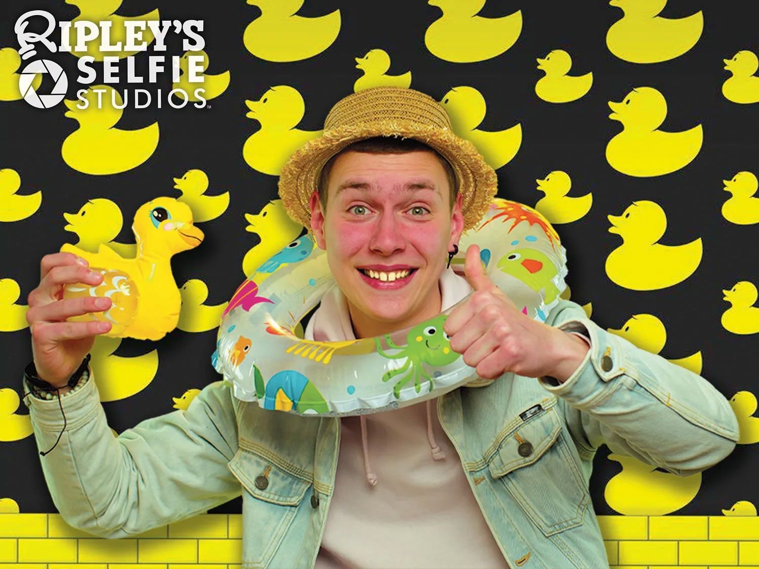 Ripleys Selfie Studio Ducks