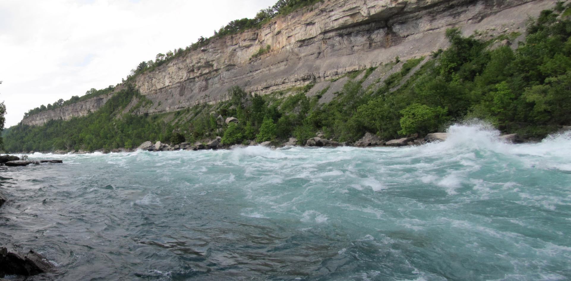 Photo Credit: <a href="https://www.flickr.com/photos/boblinsdell/9450063560/">Robert Linsdell</a> | Flickr niagara white water walk