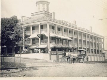 Historical Niagara Falls Building