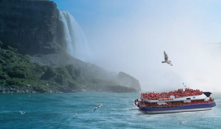 Voyage Into History of the Niagara Falls Boat Tours Voyage Into History of the Niagara Falls Boat Tours
