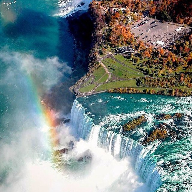 Fall colours in Niagara