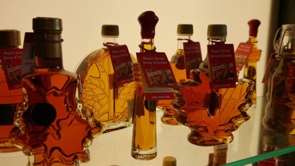 10 Of the Most Popular Souvenirs at the Canada Trading 10 Of the Most Popular Souvenirs at the Canada Trading