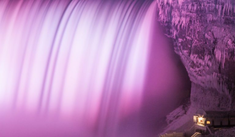 20 Breathtaking Frozen Niagara Falls Photos 20 Breathtaking Frozen Niagara Falls Photos