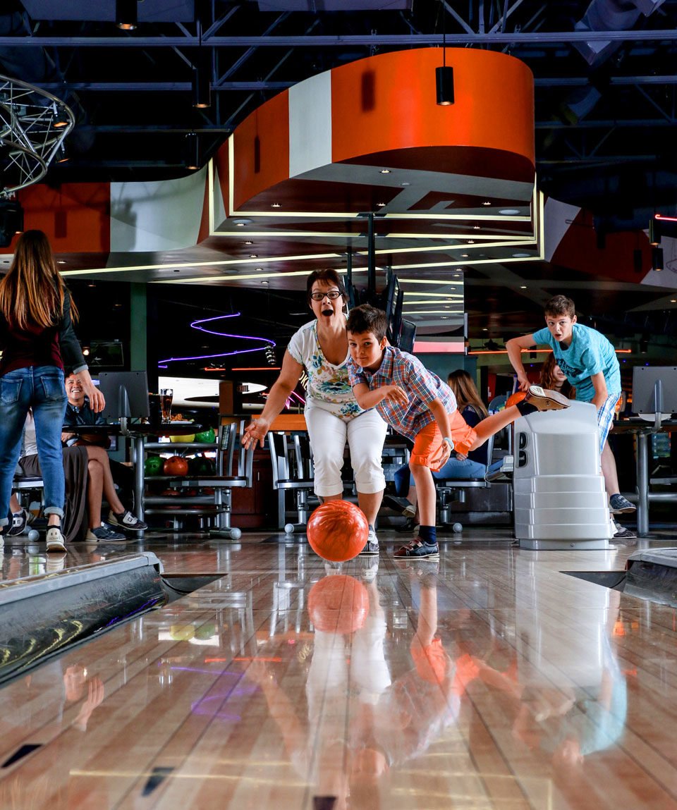 Strike Bowling Family