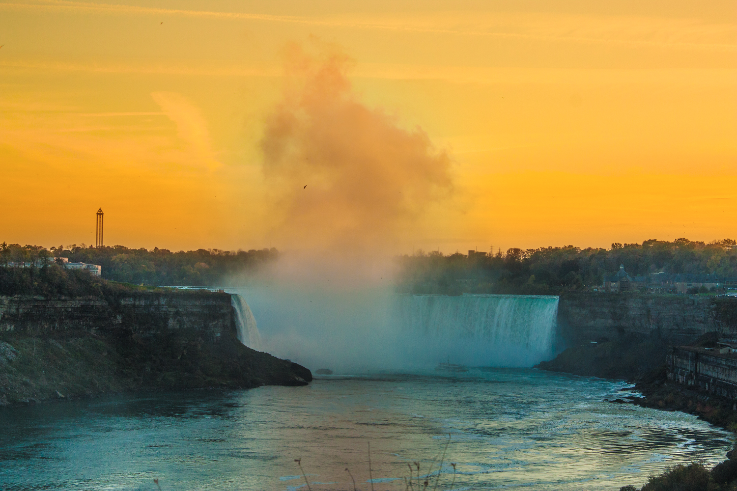 Sleep Cheap Has Arrived in Niagara Falls, Canada!