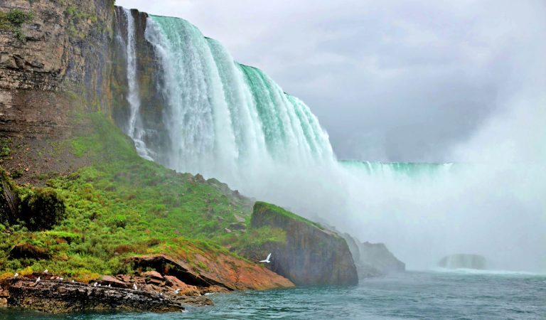 Amazing Waterfalls to see in Niagara During The Summer Amazing Waterfalls to see in Niagara During The Summer