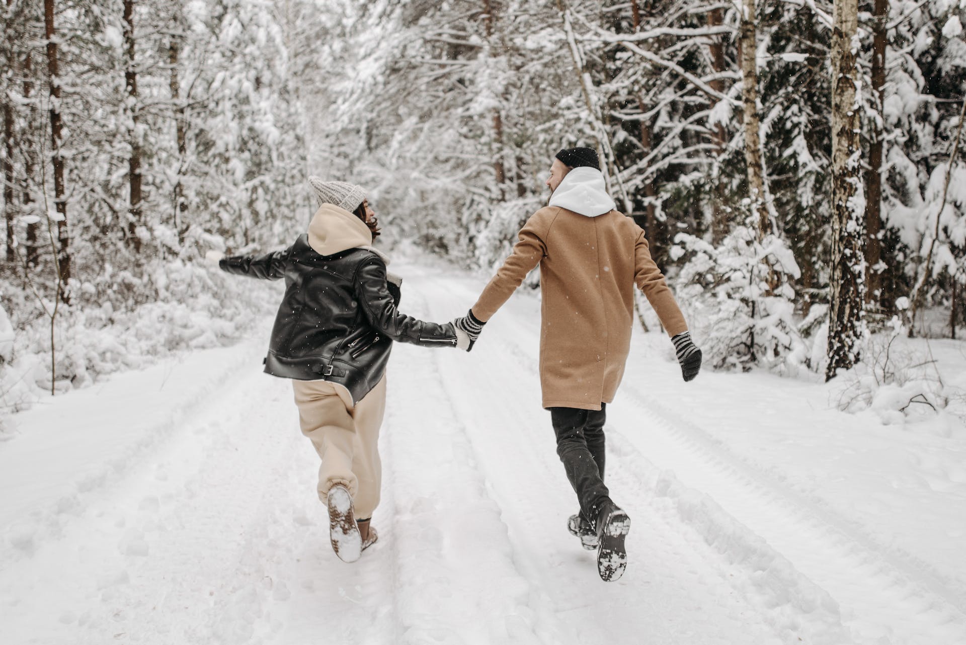 Niagara Falls Couple Winter Activities