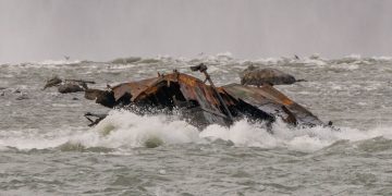 Old Scow Niagara Falls