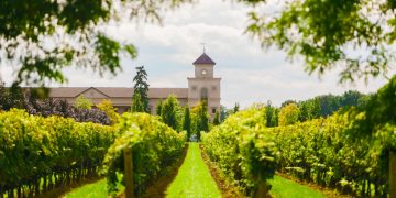 Niagara Winery Two Sisters