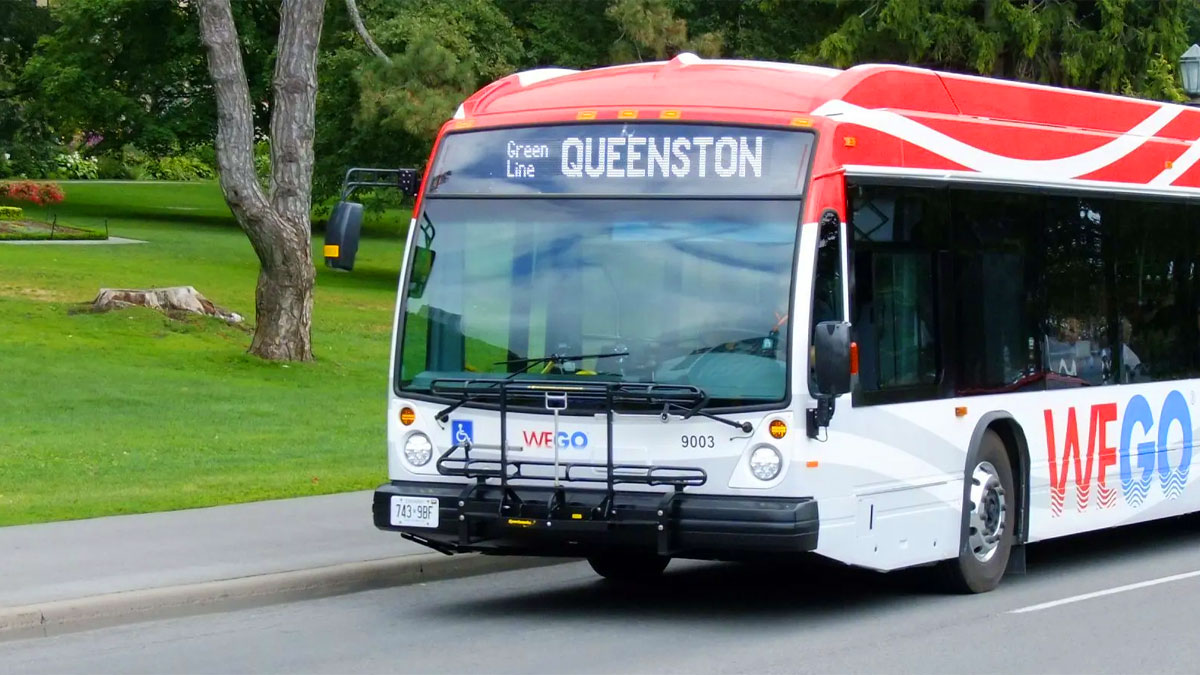 WeGo Bus on Niagara Parkway Parked on side of road.