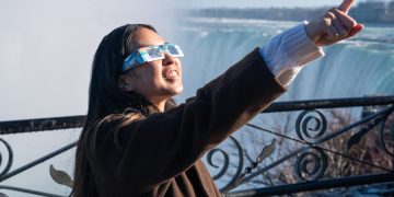 Eclipse Niagara Falls Parks