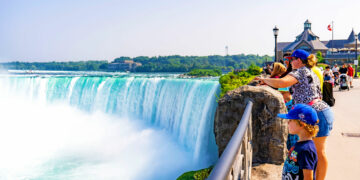 Niagara Falls Family
