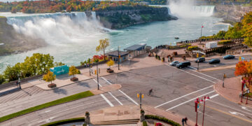 Niagara Falls Parkway and Clifton Hill intersection