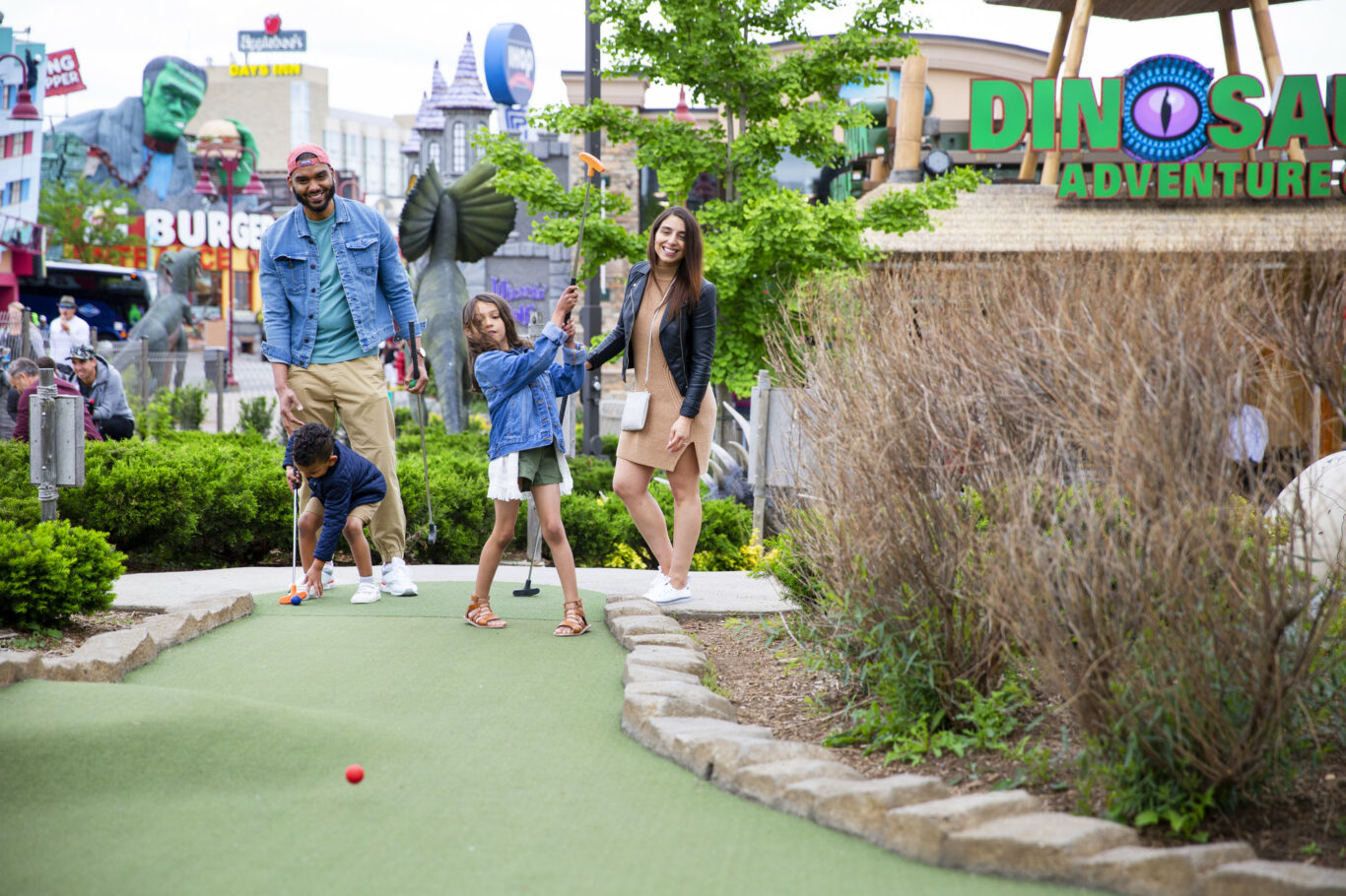 Family Mini Putt