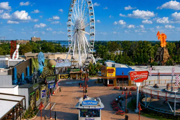 SkyWheel Speedway Courtyard