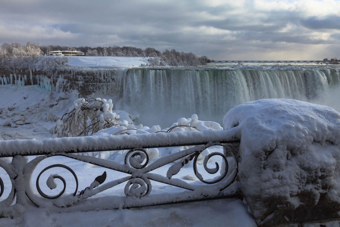 Niagara Falls Frozen