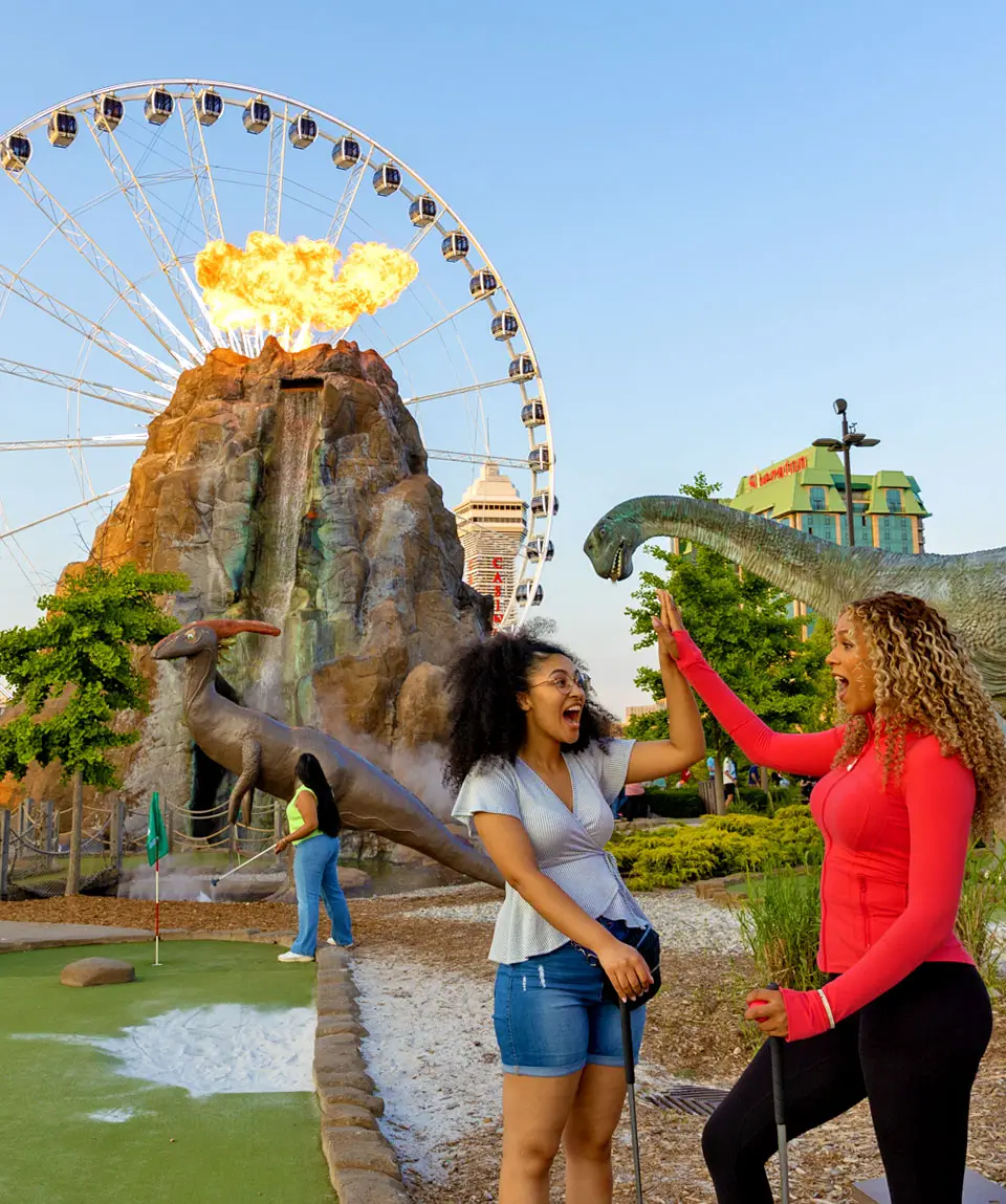Clifton Hill Dino Golf