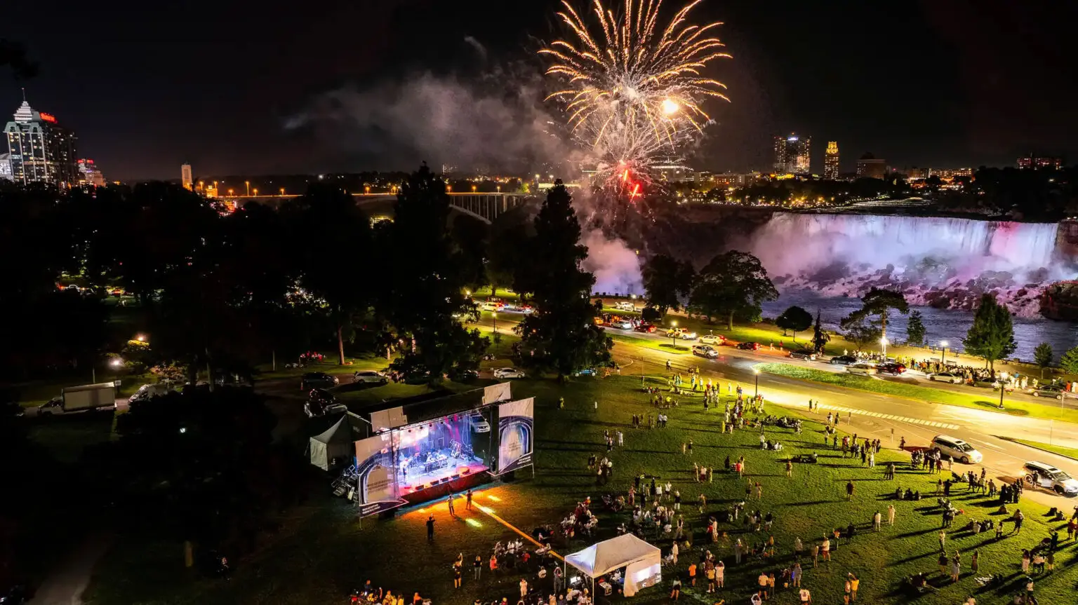 Fan Zone Niagara Falls