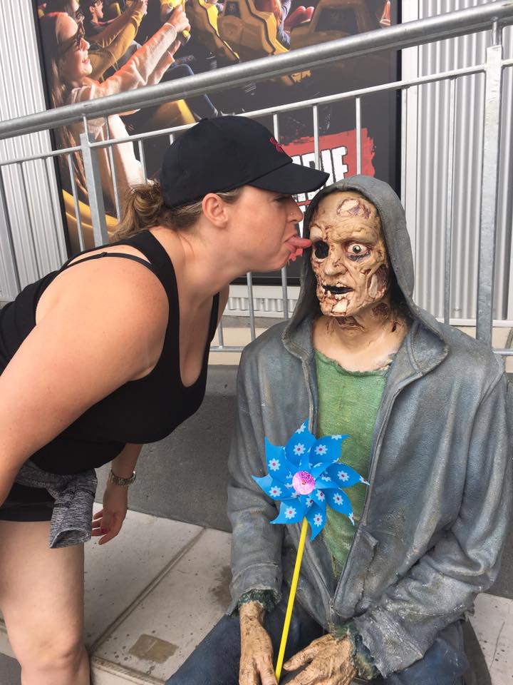 Bobby Reynolds kissing zombie