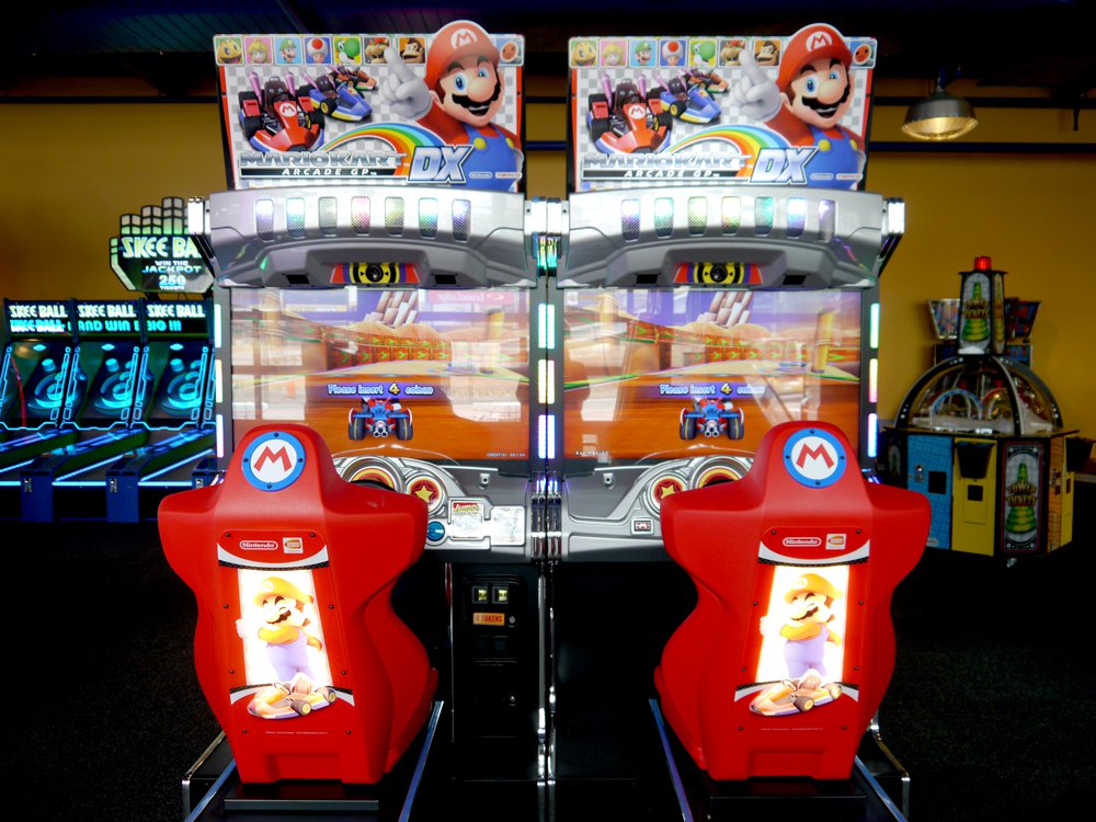 Niagara Speedway Game Zone arcade game