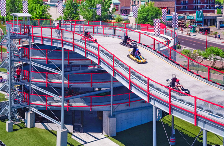 Niagara Speedway Racing down ramp action