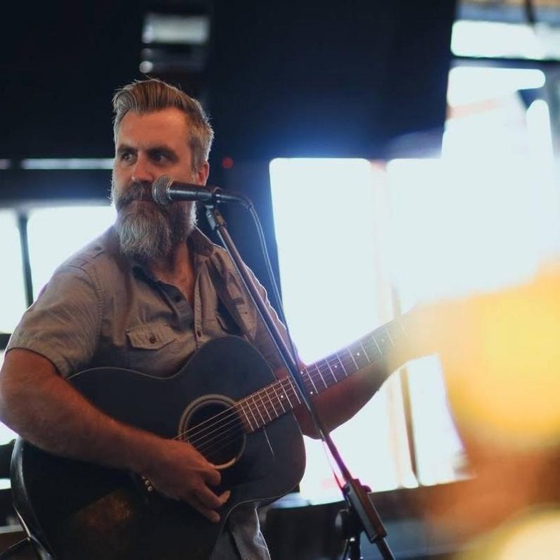 Nathan Warriner performing live at Kelseys