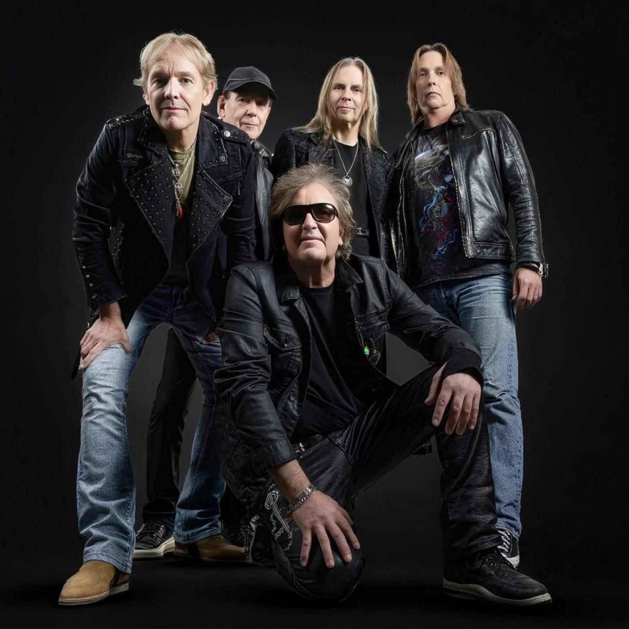 Honeymoon suite bandmembers