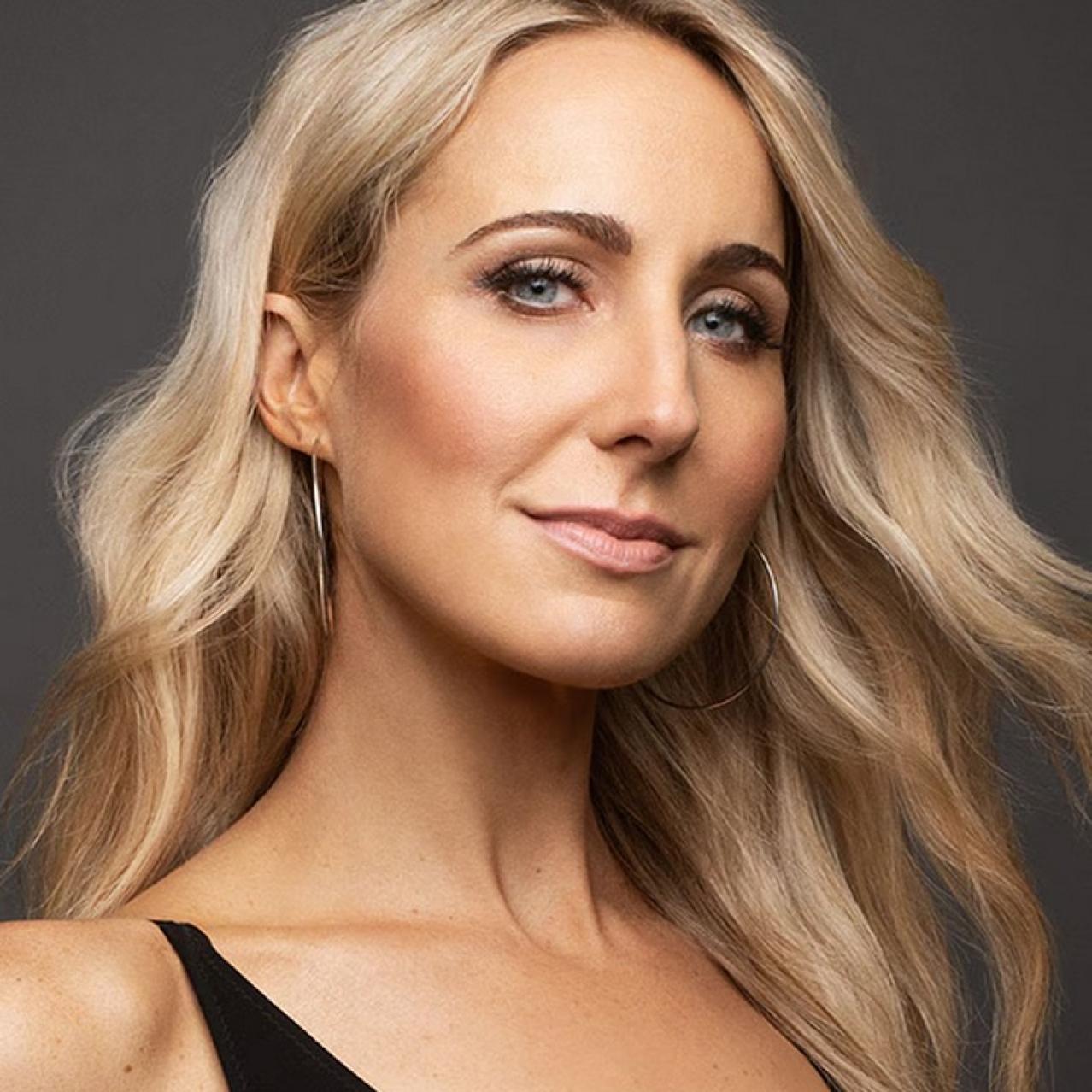 Nikki Glaser headshot