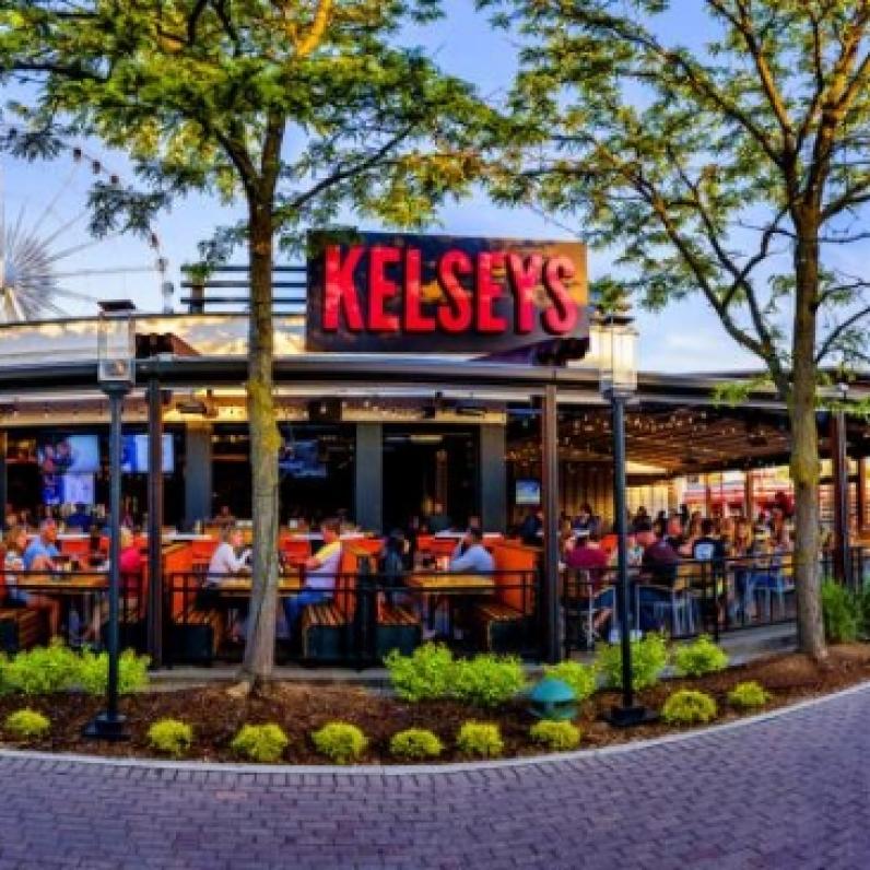 Kelsey's Niagara Patio at Dusk